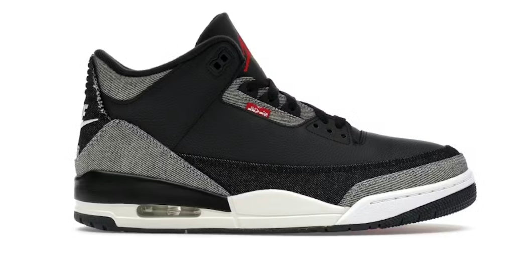 Jordan 3 Retro
Levis Black